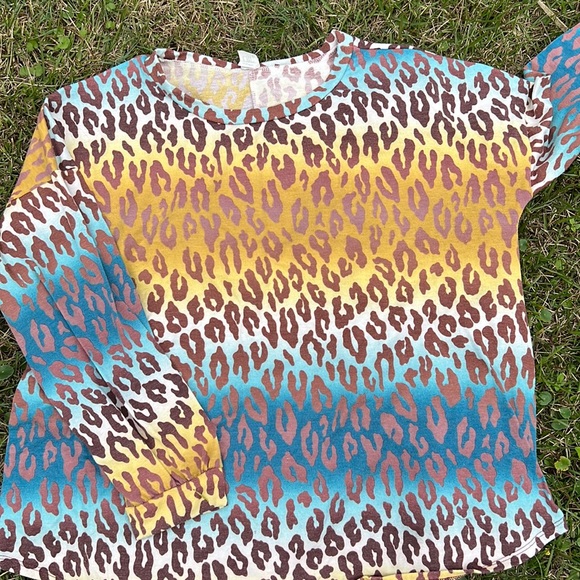 Sew In Love Tops - 🎄Long sleeve multicolored Leopard print top.🎄
